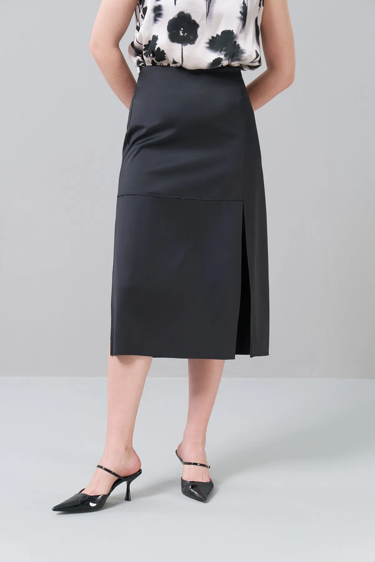 Knee Length Skirt with Slit Detail Black